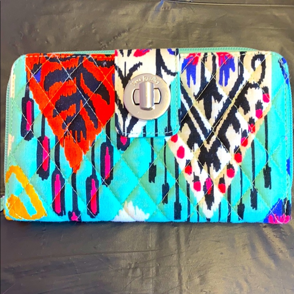 BRAND NEW WALLET!